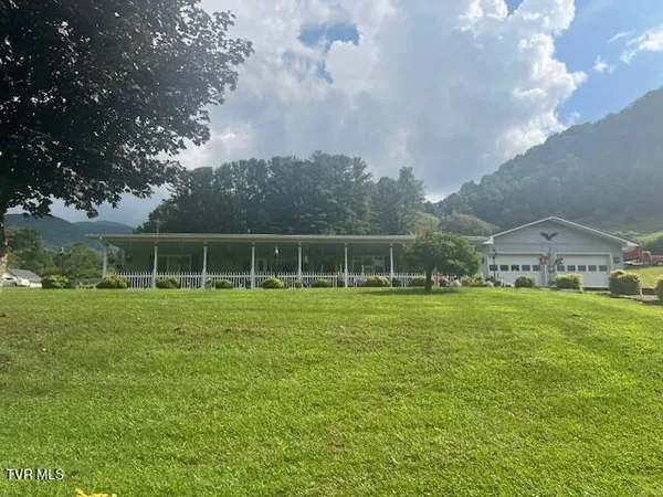 $694,000 | 121 Elisha Garland Road, Roan Mountain, TN 37687