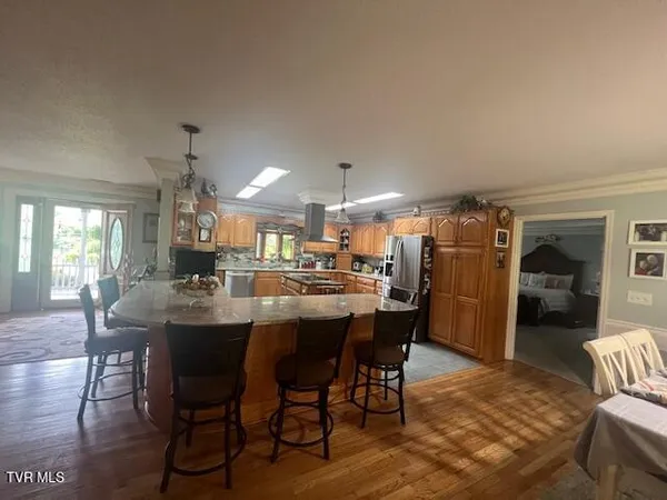 $694,000 | 121 Elisha Garland Road, Roan Mountain, TN 37687