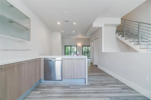 a view of entryway with white walls