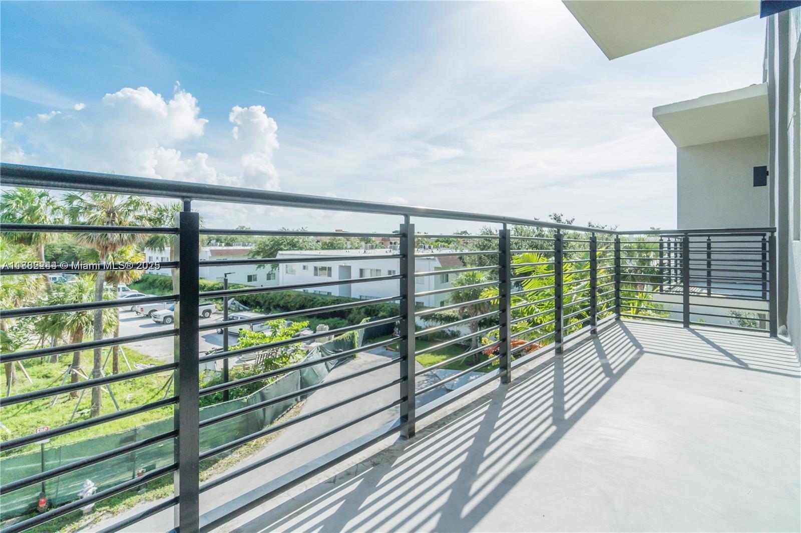 532 Southeast 1st Circle Pompano Beach, FL 33060 - Photo 41 of 57 a view of a balcony with lake view