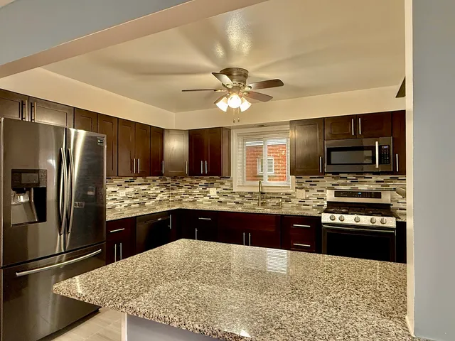 $389,900 | 9416 Meadow Lane, Des Plaines, IL 60016