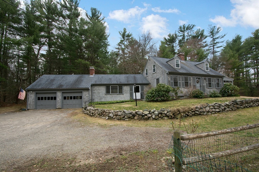 113 Clapp Road Scituate, MA 02066 - Photo 2 of 25 Gallery Image 2