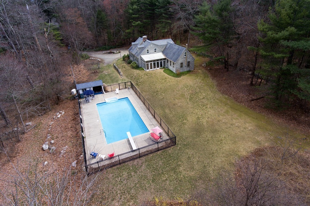 113 Clapp Road Scituate, MA 02066 - Photo 4 of 25 Gallery Image 4