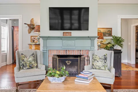 $695,000 | 1005 Loreauville Road, New Iberia, LA 70563