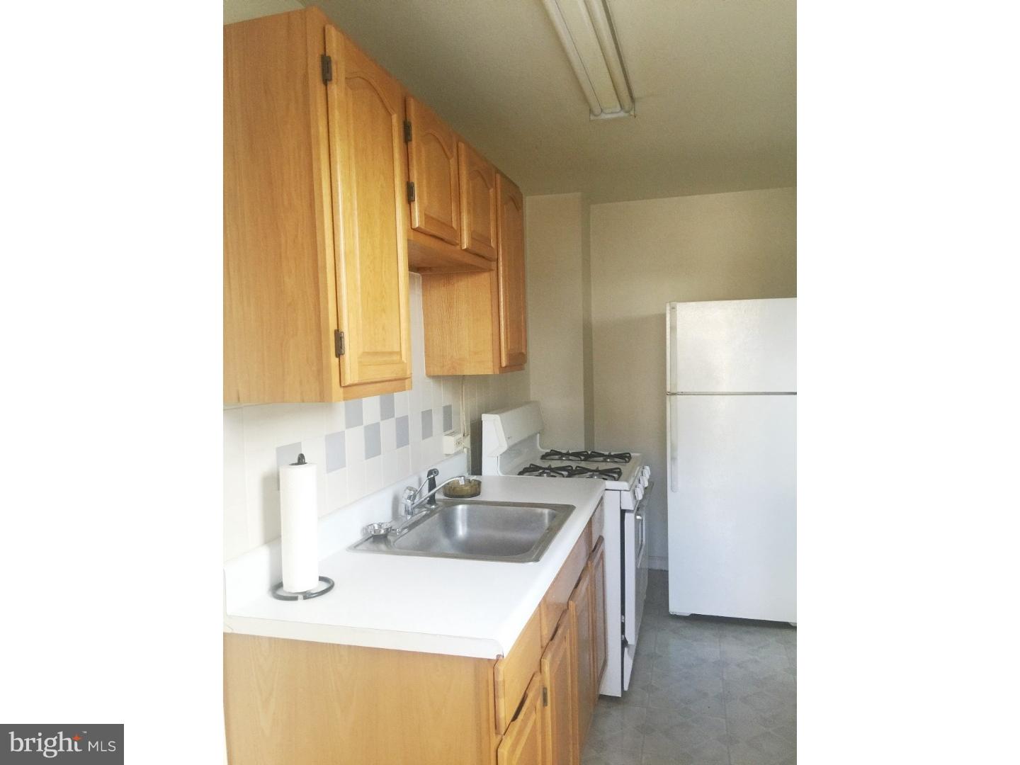 1011 Edgemore Road Philadelphia, PA 19151 - Photo 4 of 12 Kitchen