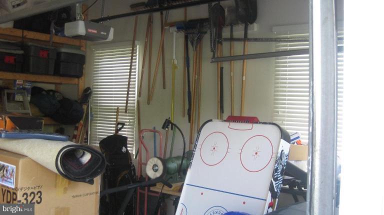 18257 Wickham Road Olney, MD 20832 - Photo 22 of 22 Garage 2