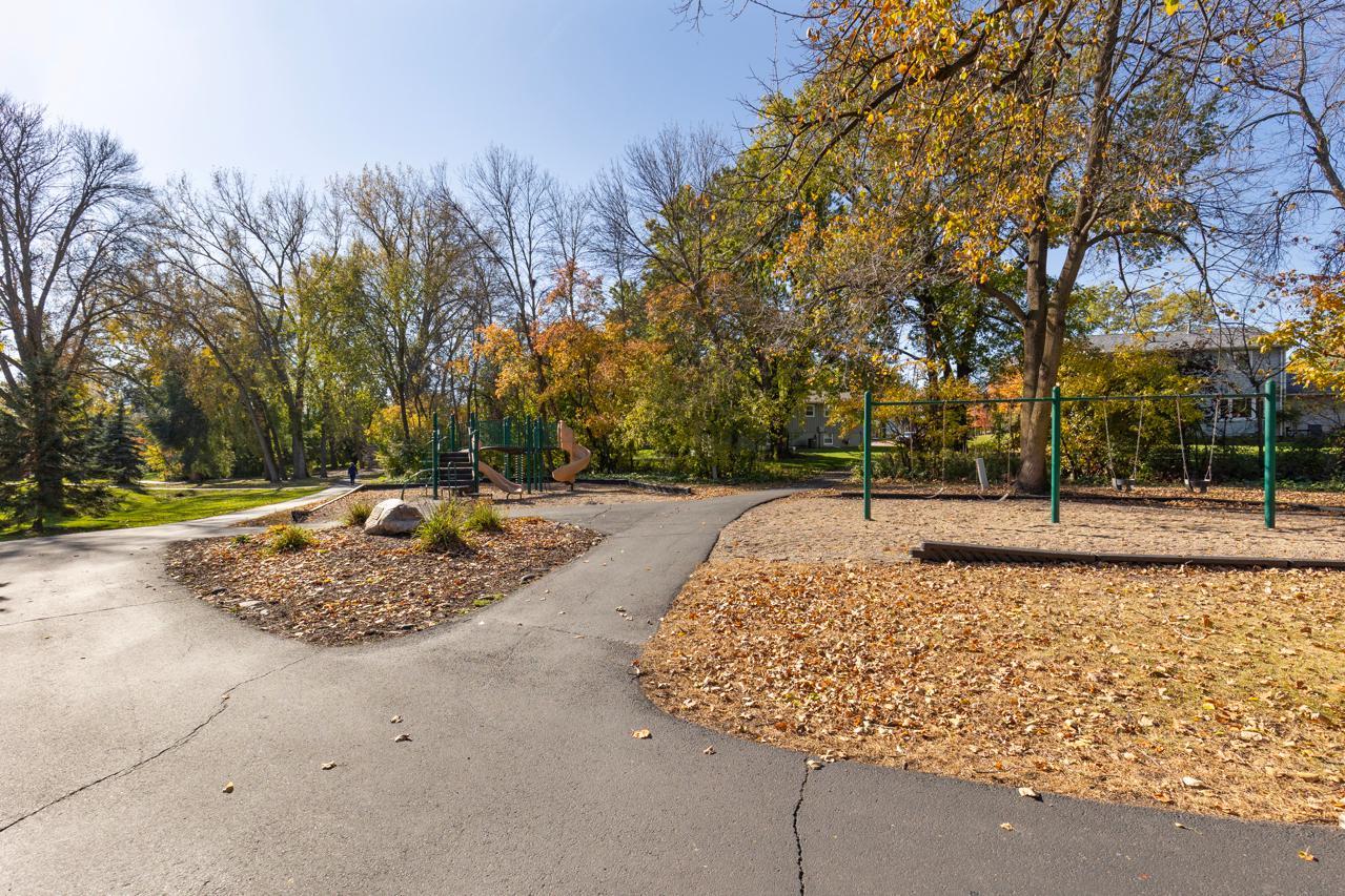 110282 Village Road Chaska, MN 55318 - Photo 18 of 20