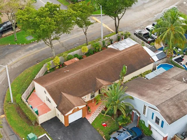 $499,999 | 8300 Northwest 193rd Lane, Hialeah, FL 33015