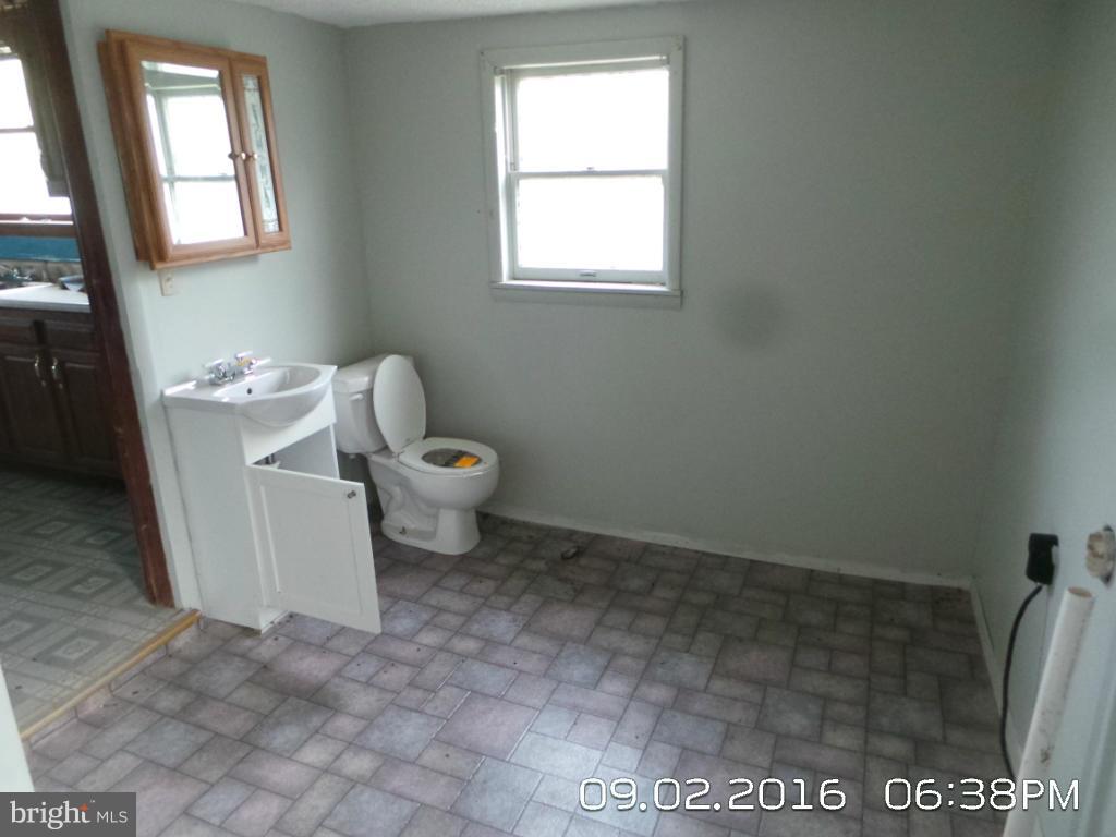 18924 High Street Barton, MD 21521 - Photo 6 of 21 Bath