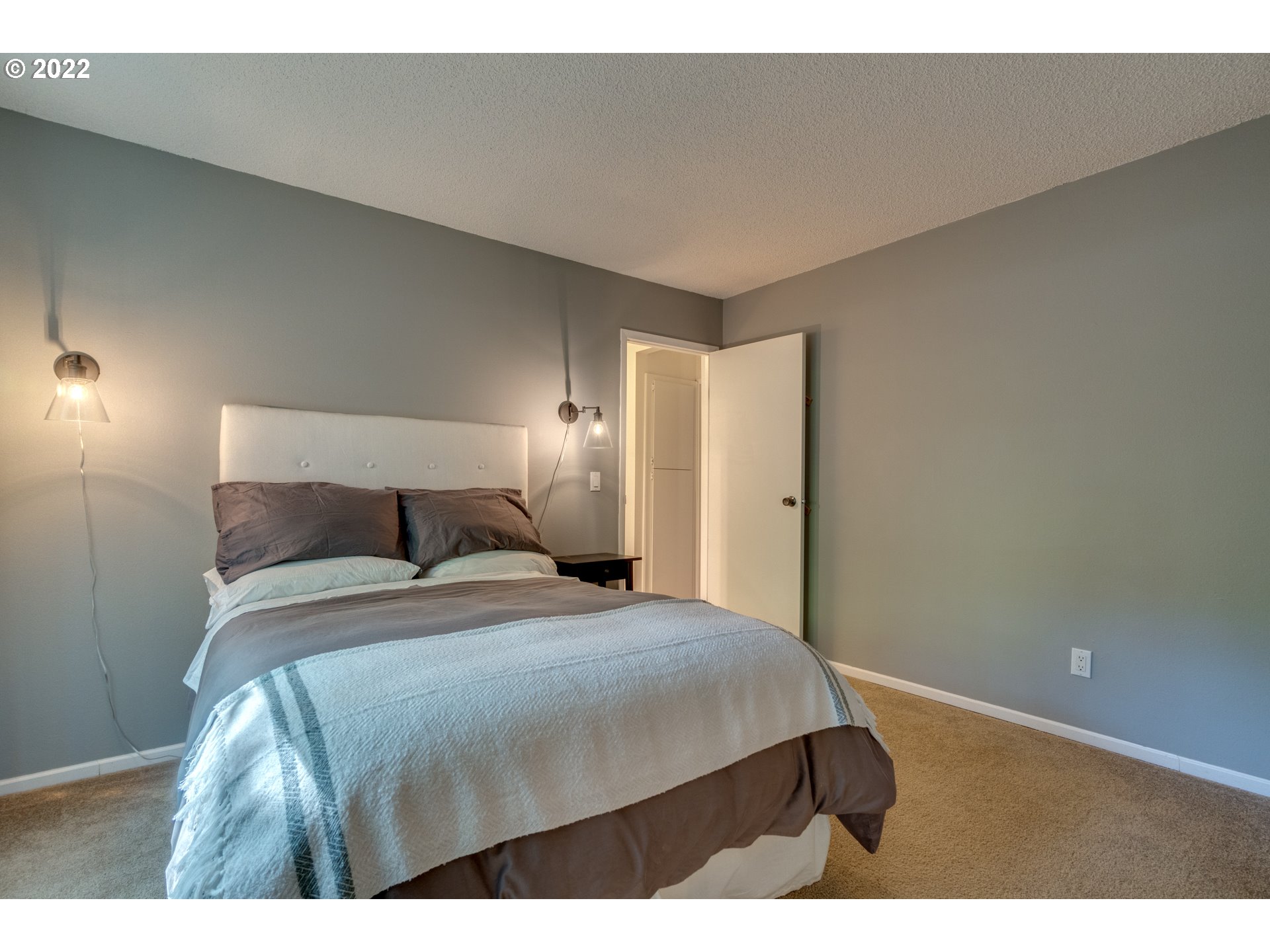 7700 Southwest Barnes Road, Unit D Portland, OR 97225 - Photo 15 of 32 Gallery Image 15