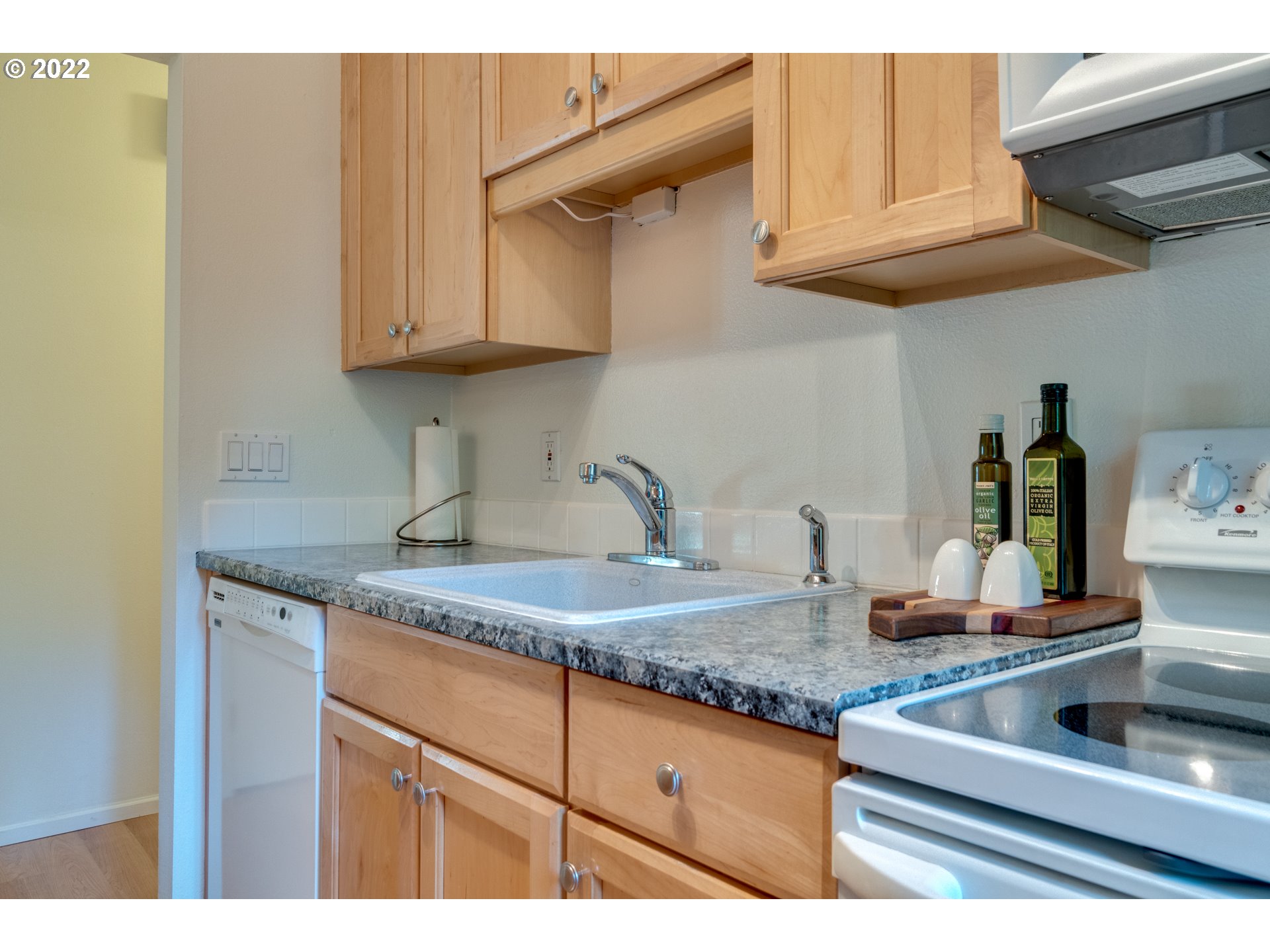 7700 Southwest Barnes Road, Unit D Portland, OR 97225 - Photo 7 of 32 Gallery Image 7
