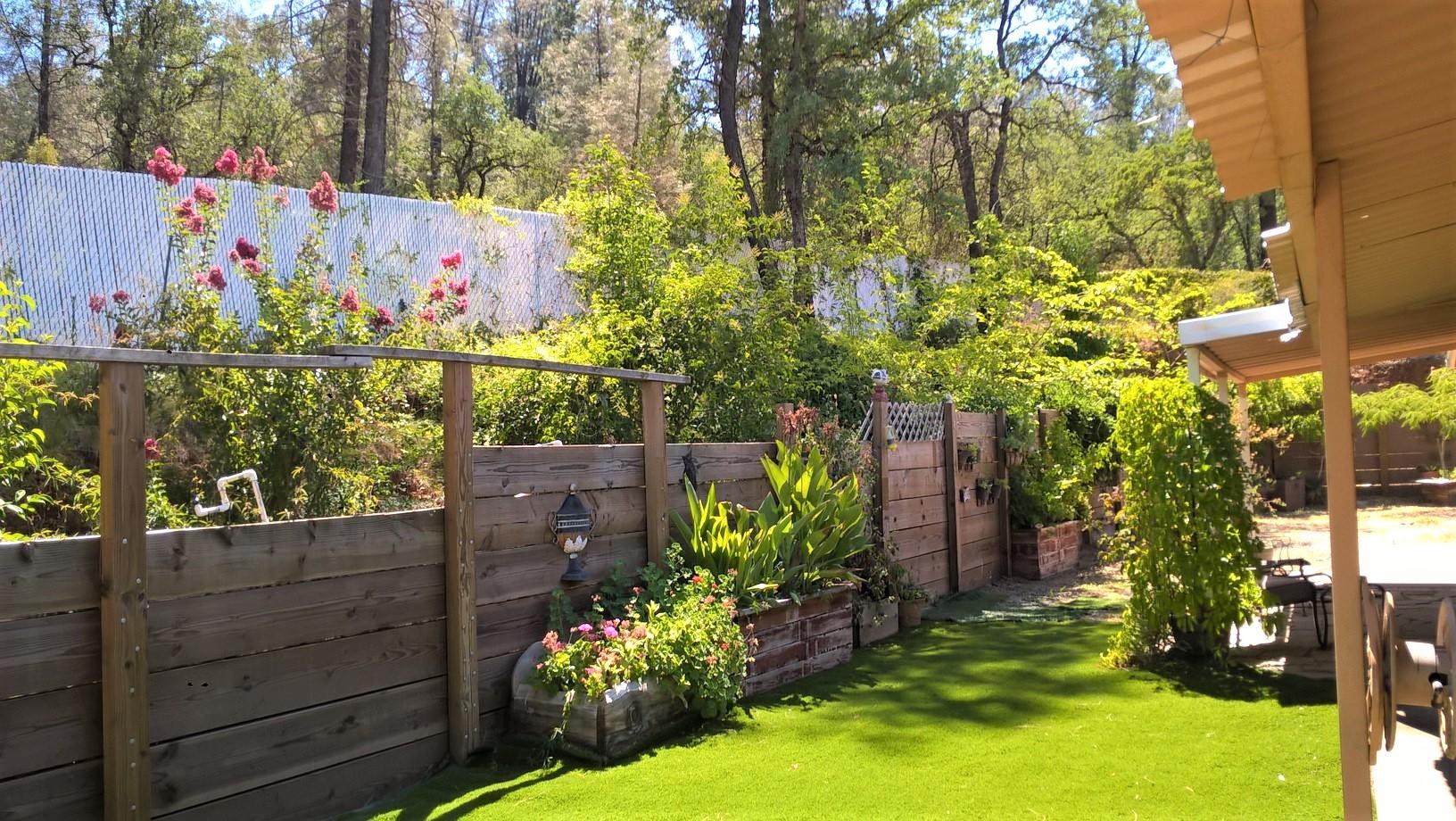 12814 Williamson Road Redding, CA 96003 - Photo 20 of 39 a view of a wooden fence