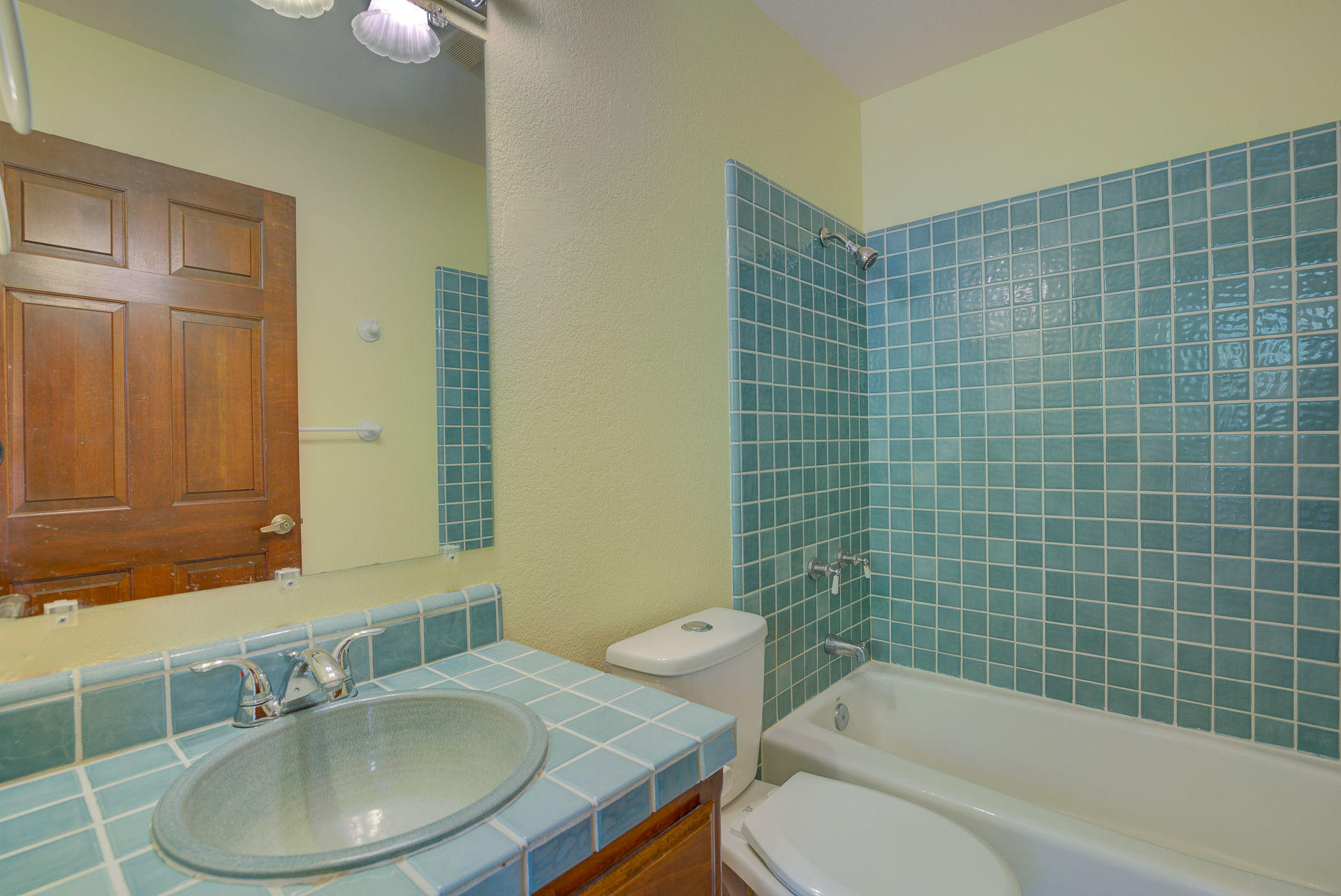 12814 Williamson Road Redding, CA 96003 - Photo 30 of 39 a bathroom with a sink toilet and shower