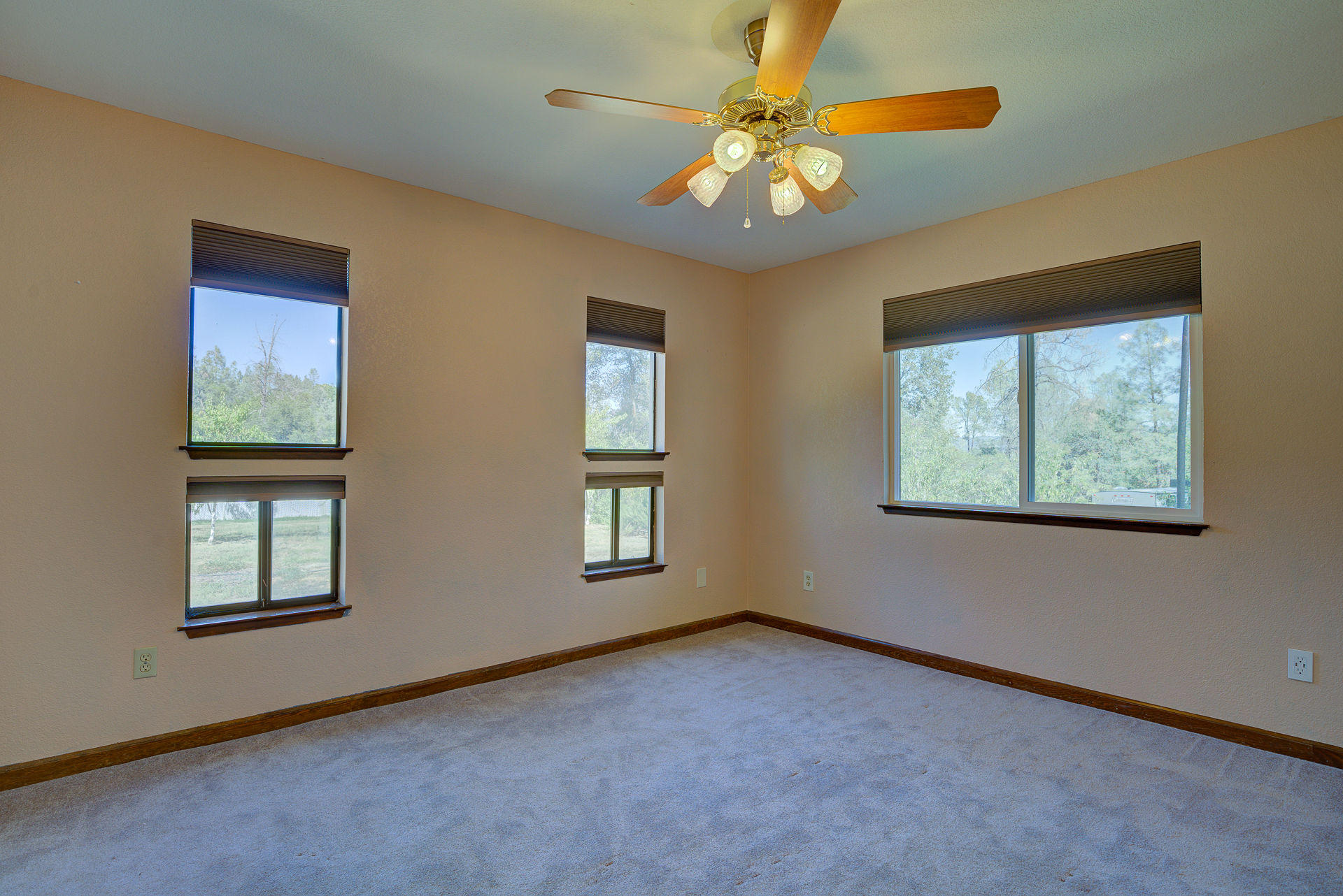 12814 Williamson Road Redding, CA 96003 - Photo 31 of 39 a view of livingroom with window