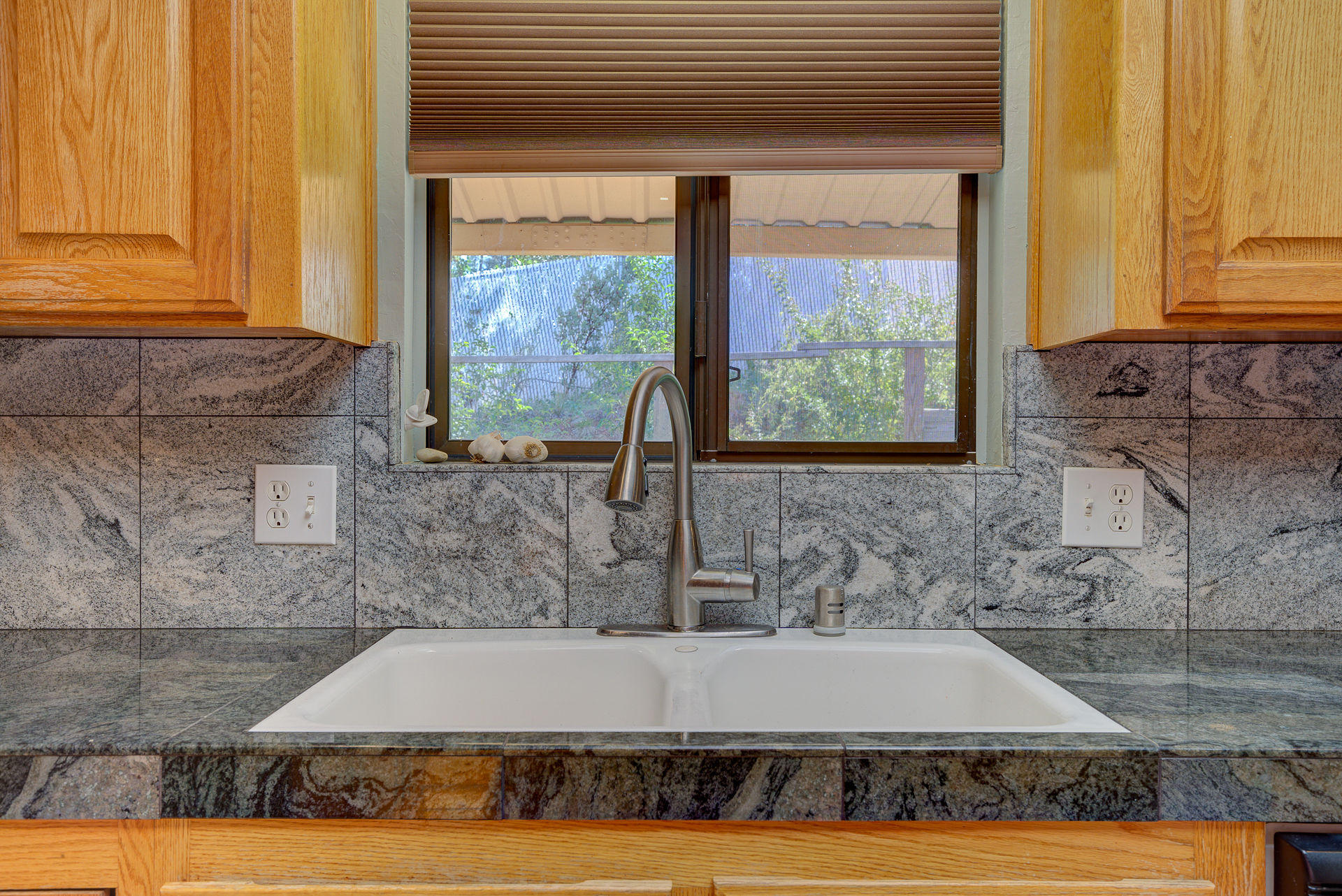 12814 Williamson Road Redding, CA 96003 - Photo 8 of 39 a room with window