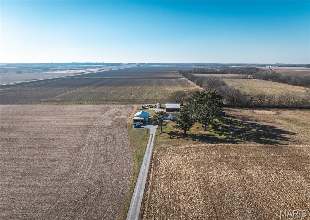 1740 Brier Creek Road Harrisburg, IL 62946 - Photo 2 of 52