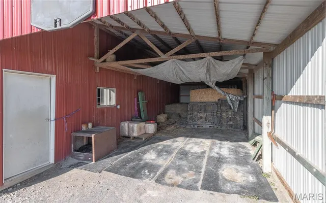 $295,000 | 1740 Brier Creek Road, Harrisburg, IL 62946