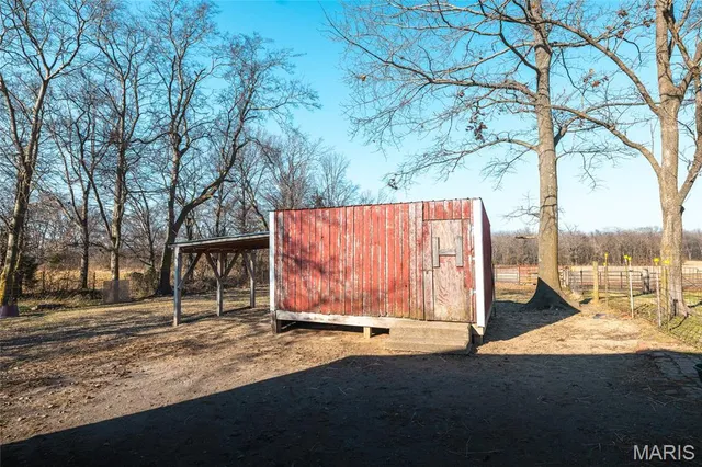 $295,000 | 1740 Brier Creek Road, Harrisburg, IL 62946