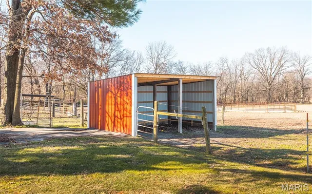 $295,000 | 1740 Brier Creek Road, Harrisburg, IL 62946