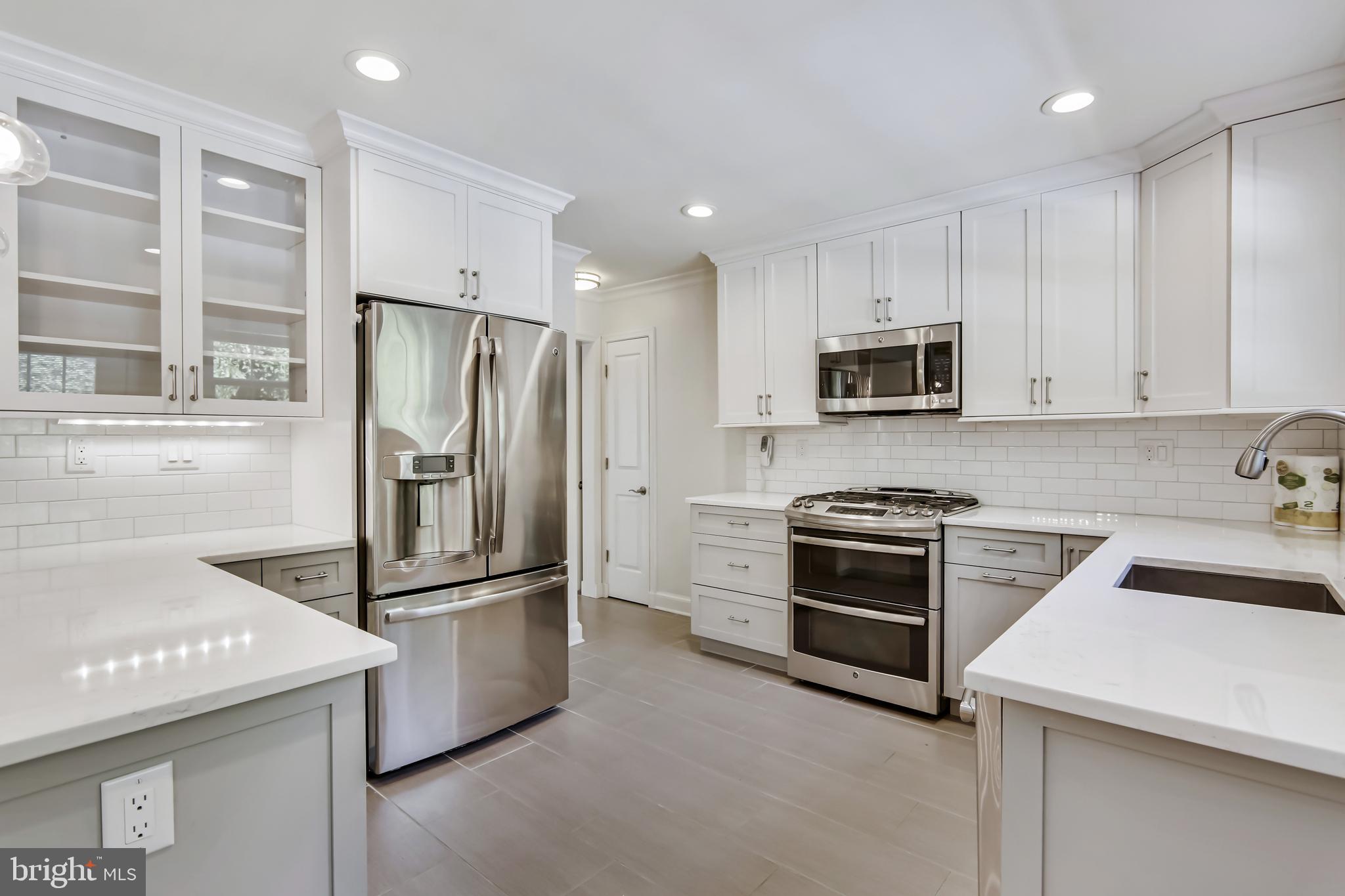 5806 Osceola Road Bethesda, MD 20816 - Photo 3 of 31
