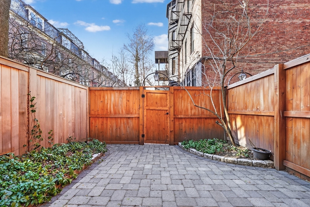 42 Clarendon Street, Unit 1 Boston, MA 02116 - Photo 22 of 26