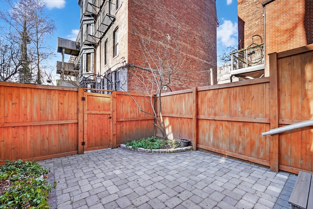 42 Clarendon Street, Unit 1 Boston, MA 02116 - Photo 22 of 26 a view of a backyard