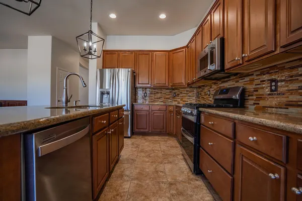 $2,795 | 17564 West Verdin Road, Goodyear, AZ 85338