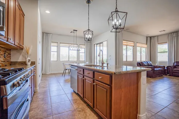 $2,795 | 17564 West Verdin Road, Goodyear, AZ 85338