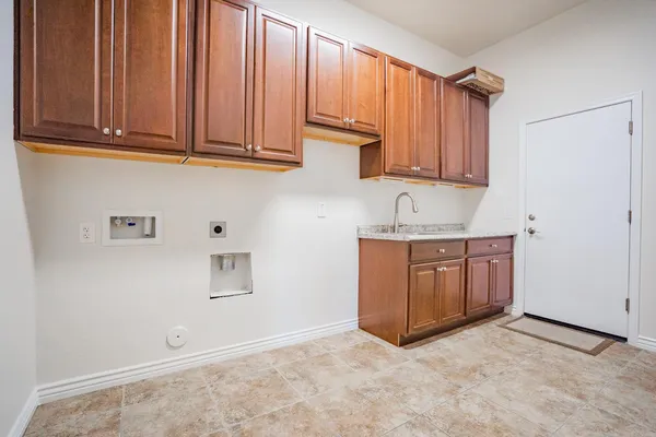 $2,795 | 17564 West Verdin Road, Goodyear, AZ 85338