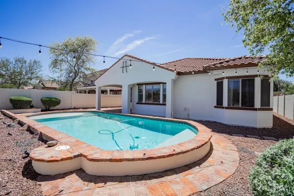 $2,795 | 17564 West Verdin Road, Goodyear, AZ 85338