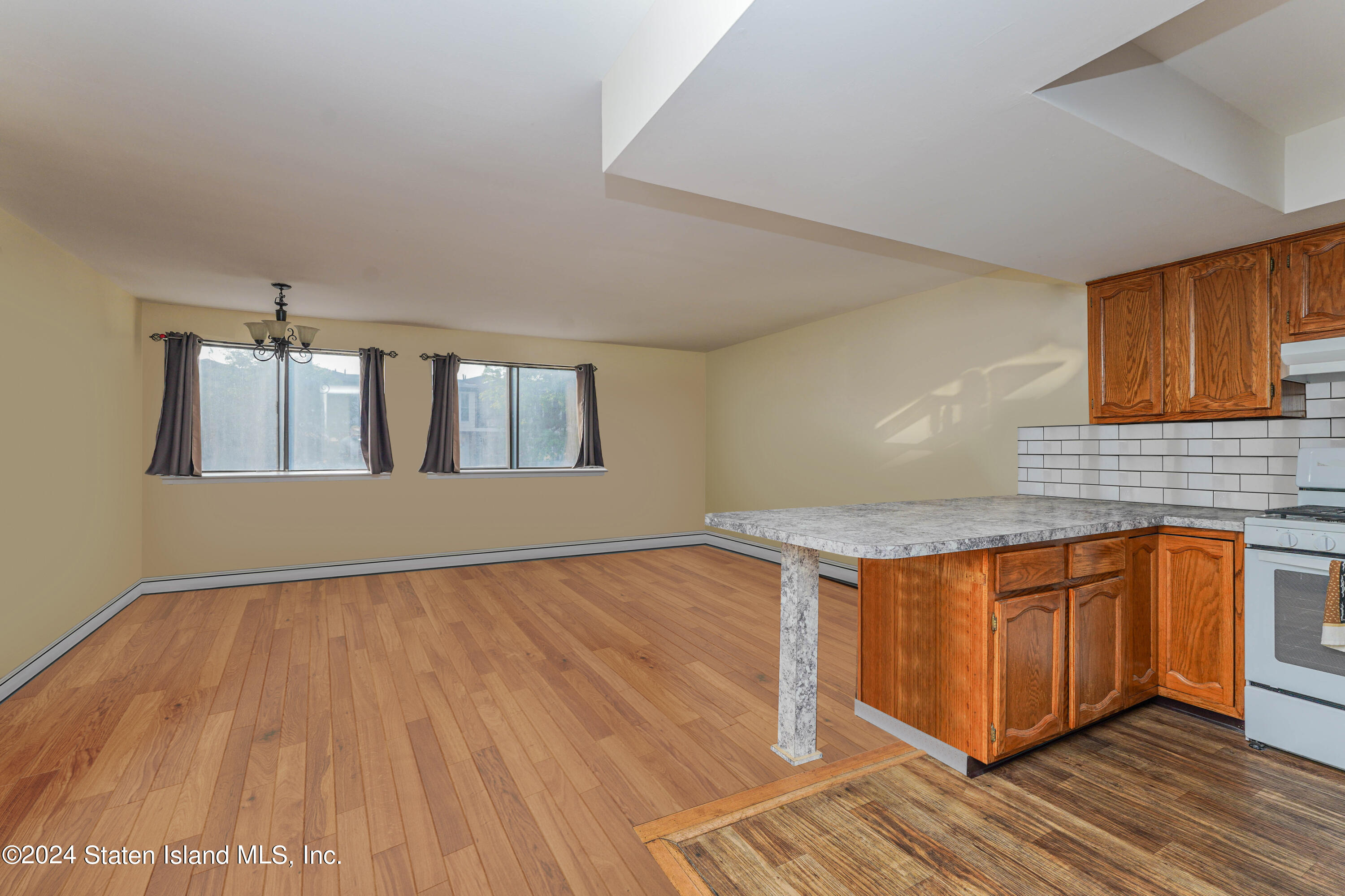 51 Racal Court Staten Island, NY 10314 - Photo 24 of 42 23 - 2ND FL DNRM LVRM