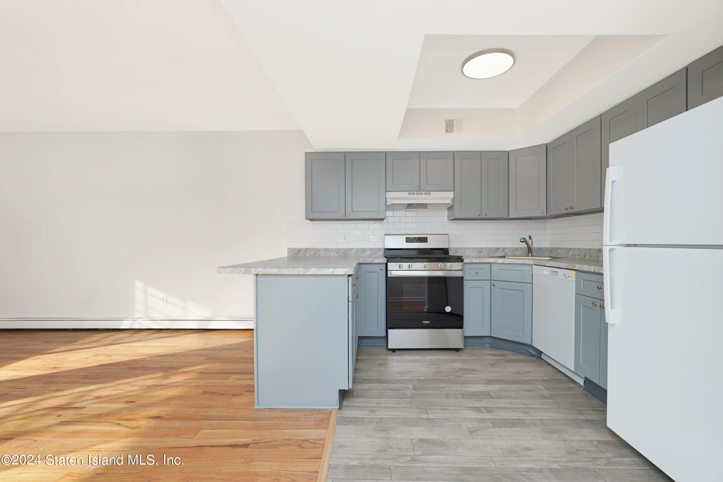 51 Racal Court Staten Island, NY 10314 - Photo 10 of 42 10 - 3RD FLOOR KITCHEN