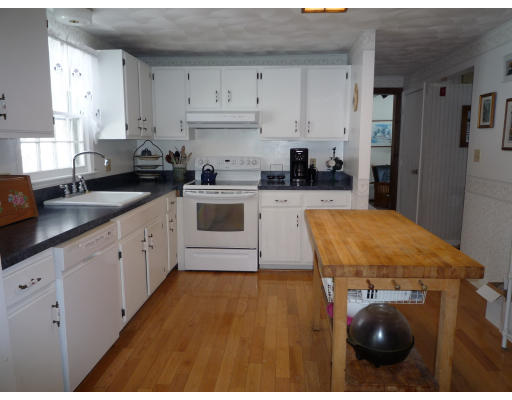 190 Irondequoit Road Franklin, MA 02038 - Photo 3 of 24 Gallery Image 3