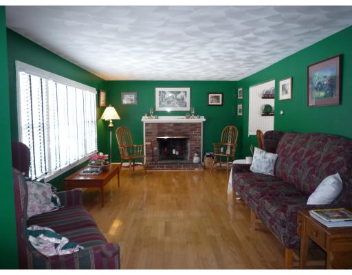 190 Irondequoit Road Franklin, MA 02038 - Photo 7 of 24 Gallery Image 7