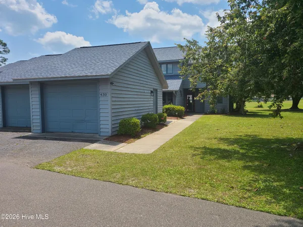 $1,800 | 430 Widgeon Drive, Hampstead, NC 28443