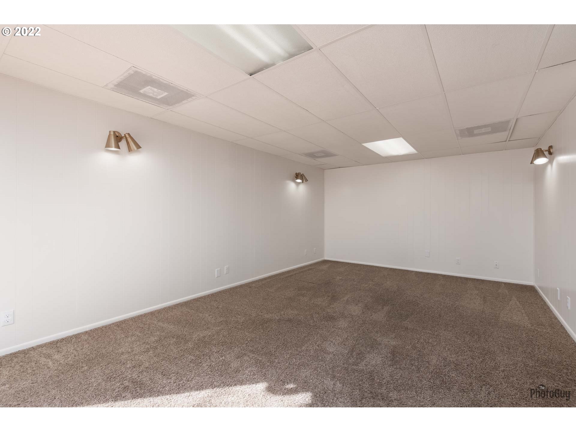 3712 Gilham Road Eugene, OR 97408 - Photo 12 of 32 Gallery Image 12