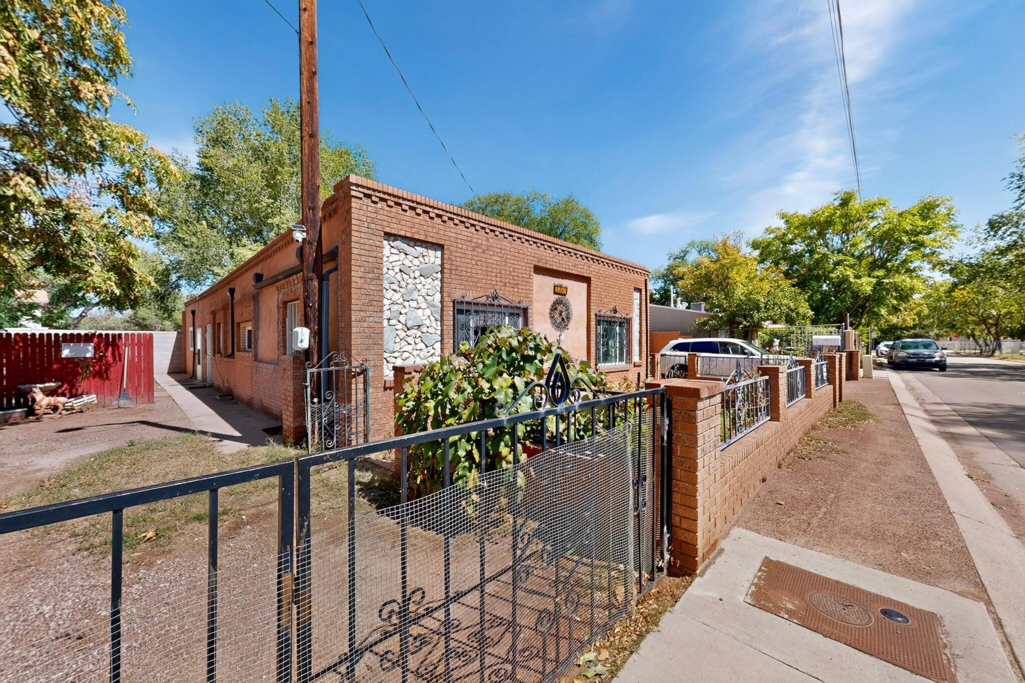 2215 Hooper Road Southwest Albuquerque, NM 87105 - Photo 5 of 67 Gallery Image 5