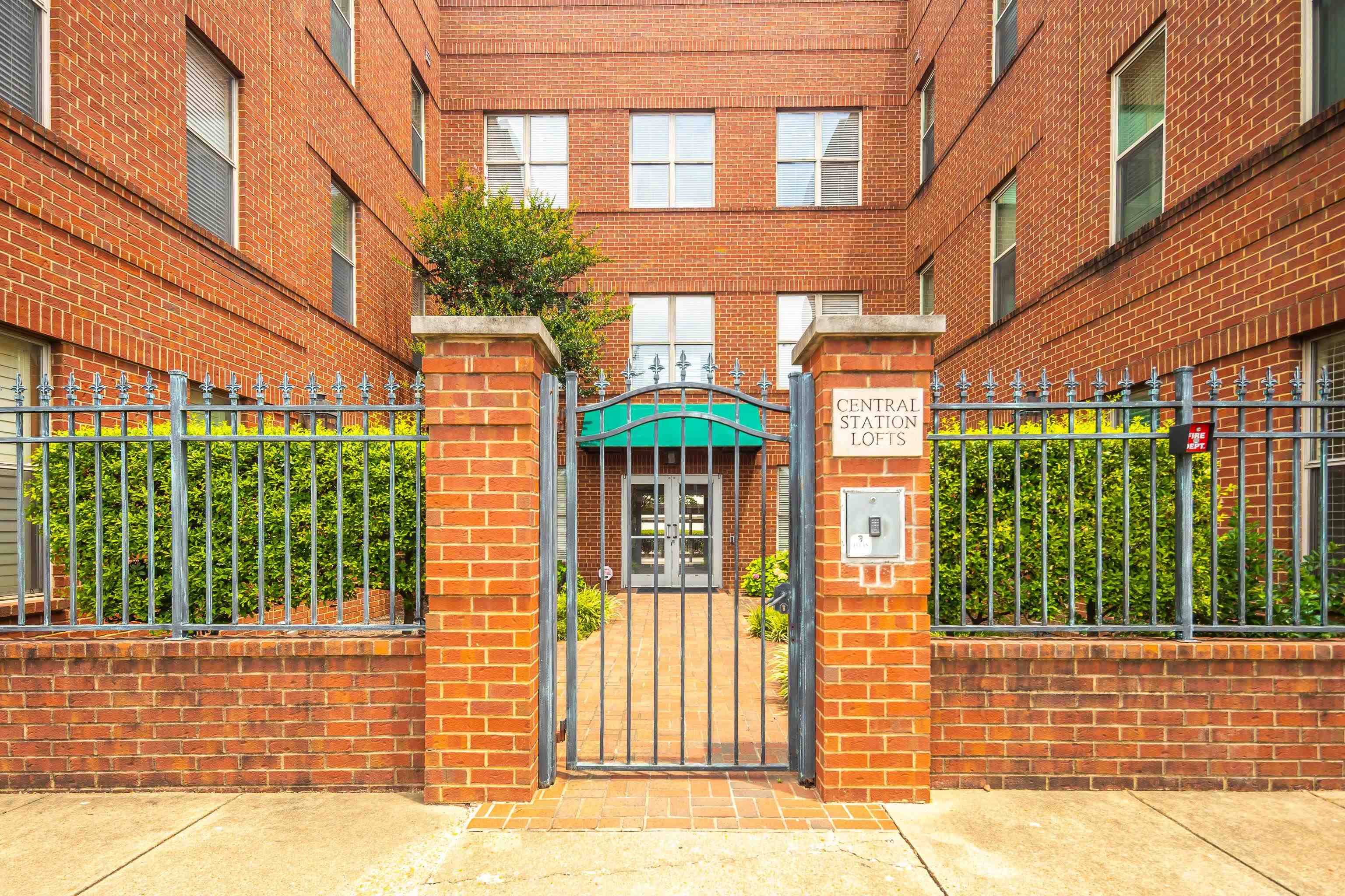 600 South Main Street, Unit 101 Memphis, TN 38103 - Photo 2 of 35 a front view of a building