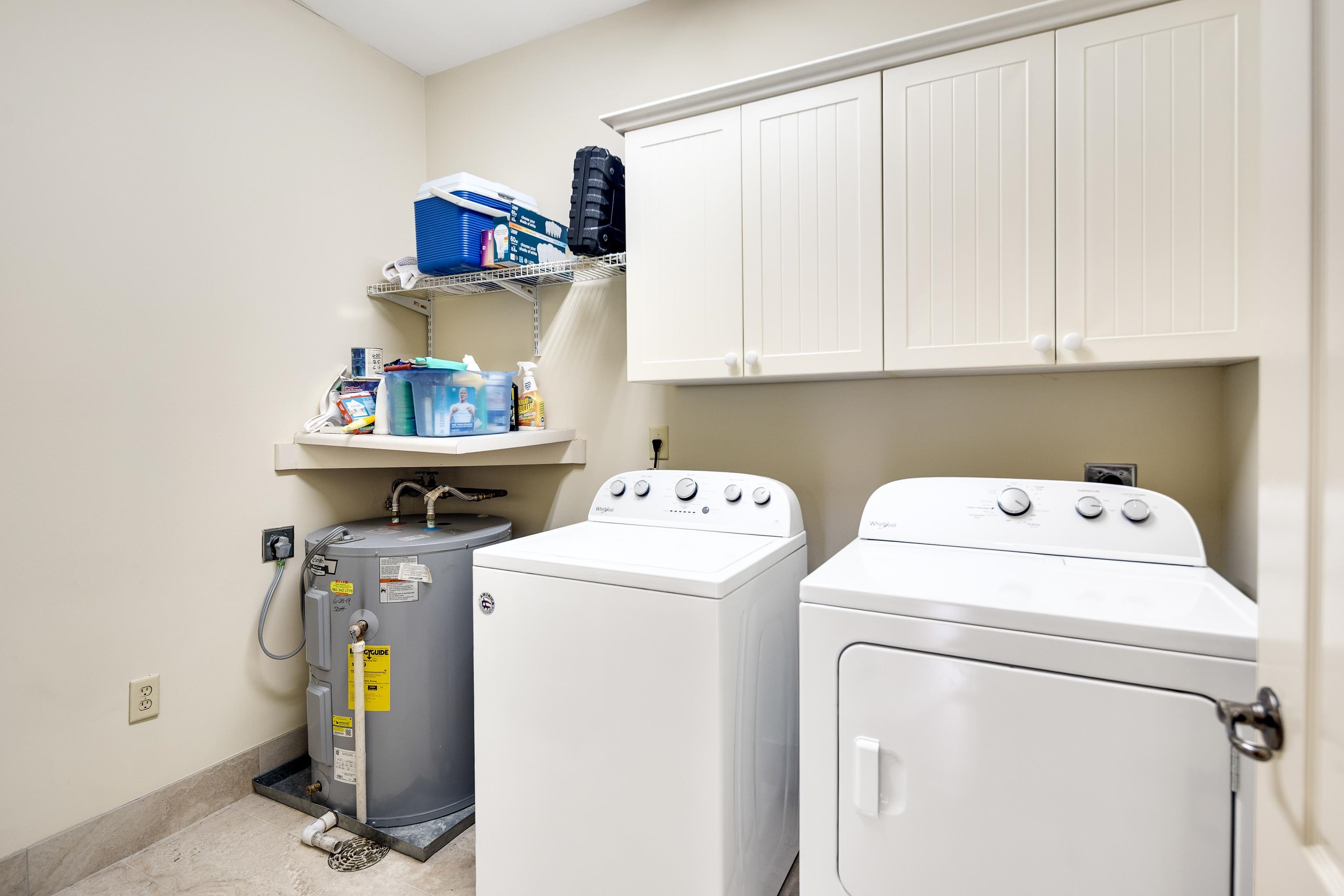 600 South Main Street, Unit 101 Memphis, TN 38103 - Photo 25 of 35 a utility room with dryer and washer