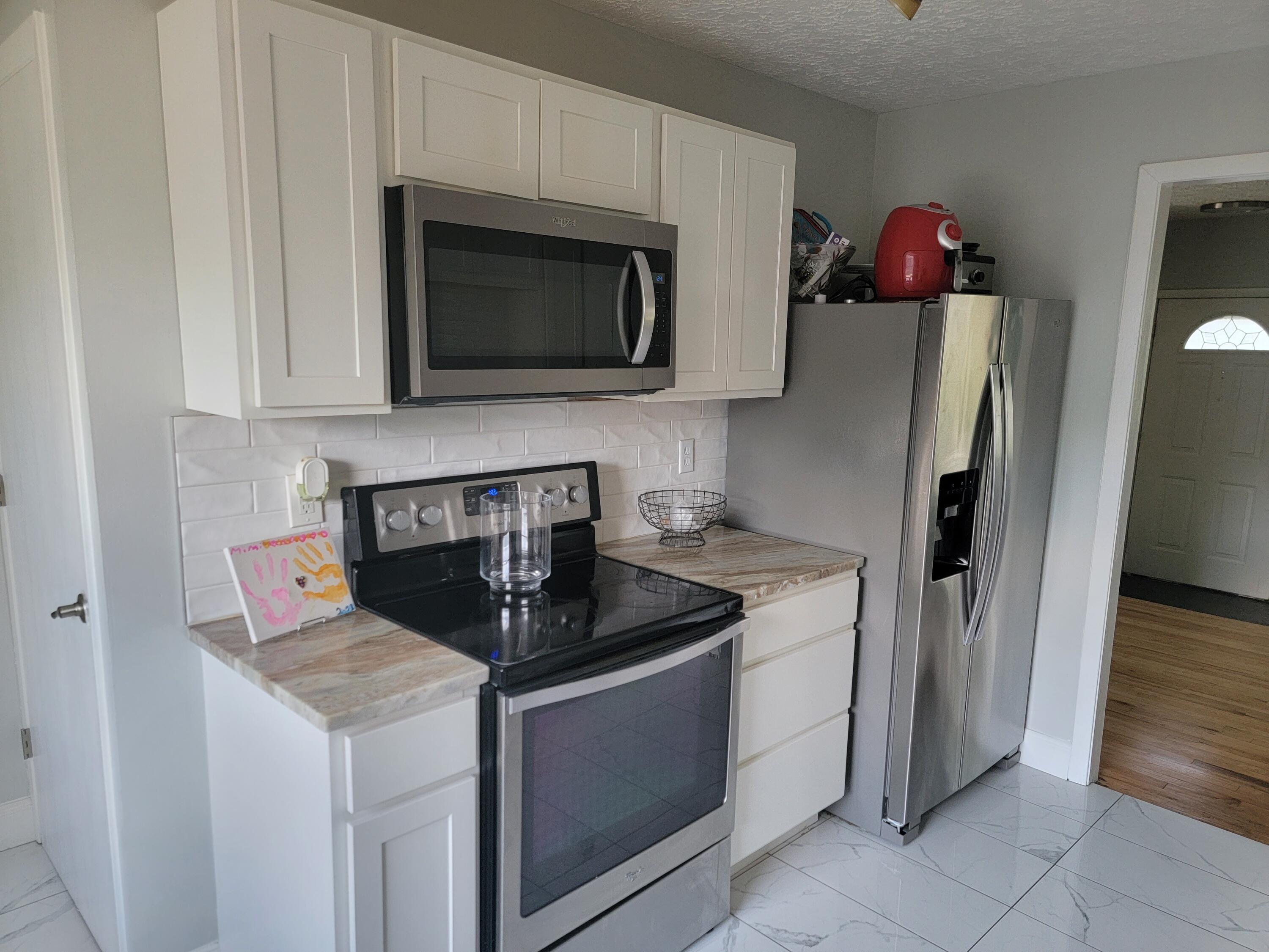3853 Gilroy Road Columbus, OH 43227 - Photo 4 of 25 20230531_132506