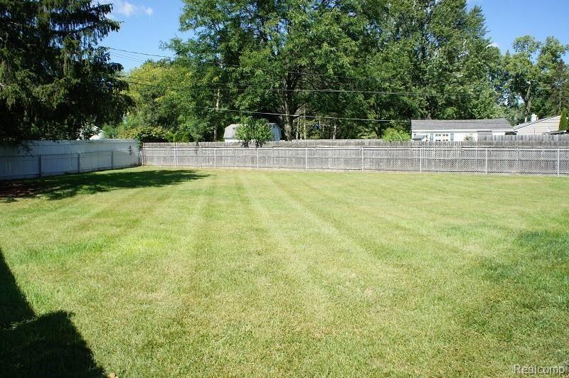 3174 Avon Manor Road Rochester Hills, MI 48307 - Photo 18 of 18