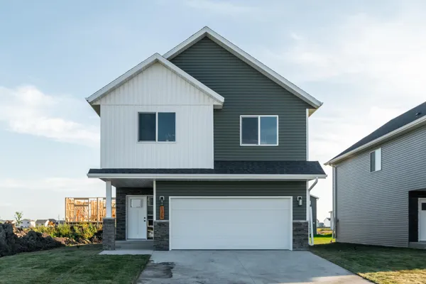 $344,520 | 6208 86th Avenue South, Horace, ND 58047