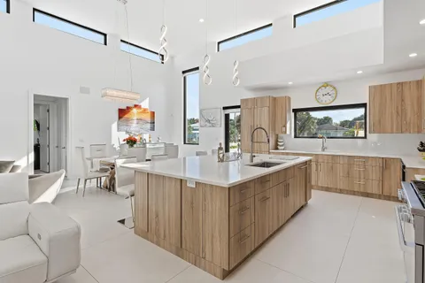 $2,900,000 | 1801 North Lakeside Drive, Lake Worth Beach, FL 33460