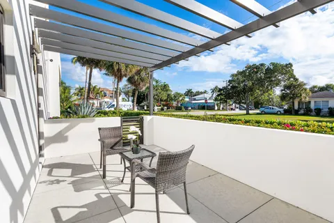 $2,900,000 | 1801 North Lakeside Drive, Lake Worth Beach, FL 33460