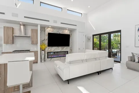 $2,900,000 | 1801 North Lakeside Drive, Lake Worth Beach, FL 33460