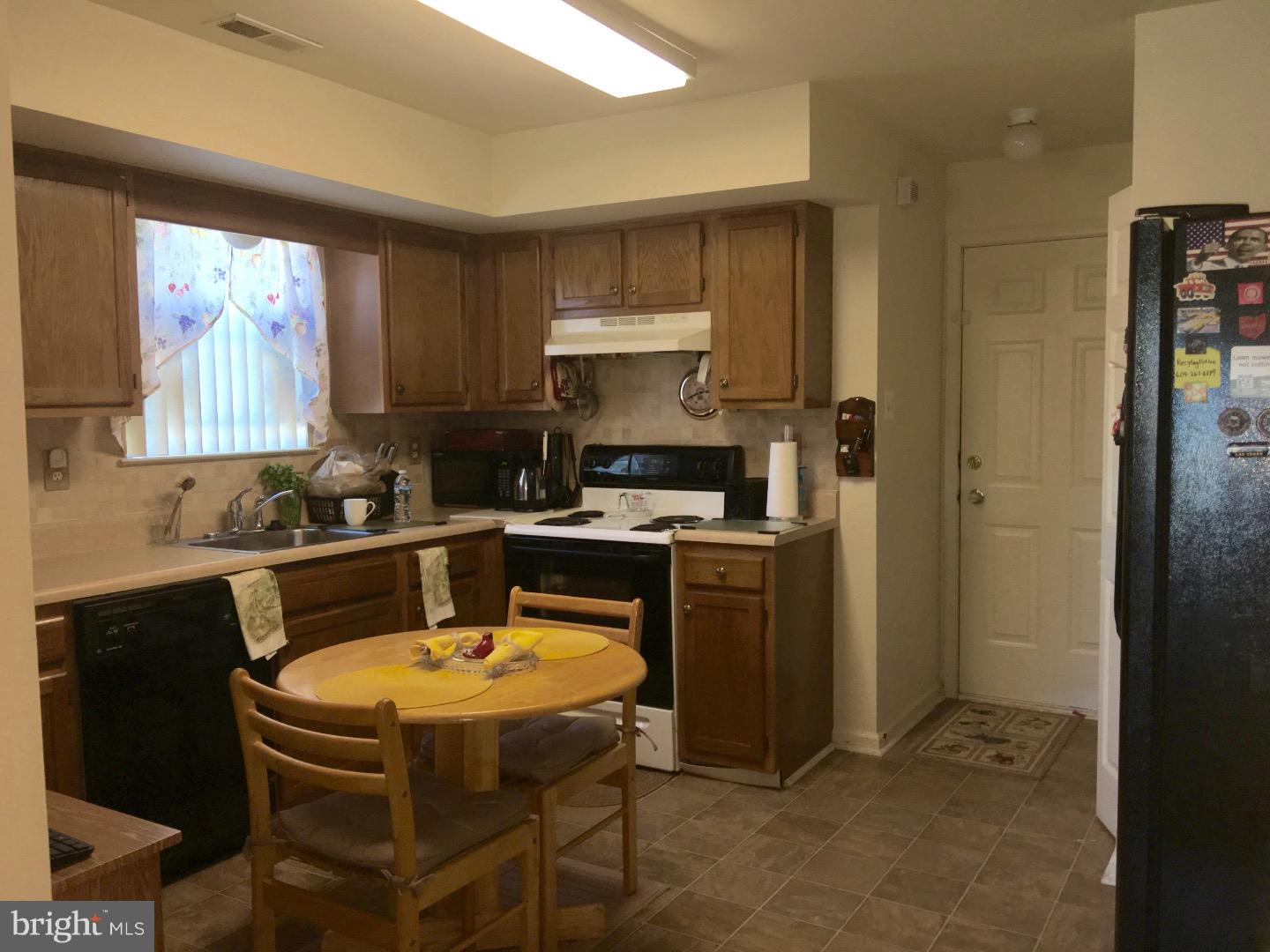 100 Alexander Road Beverly, NJ 08010 - Photo 5 of 12