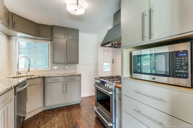 $370,000 | 216 Lyman Drive, Terrell Hills, TX 78209