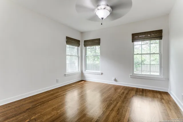 $370,000 | 216 Lyman Drive, Terrell Hills, TX 78209