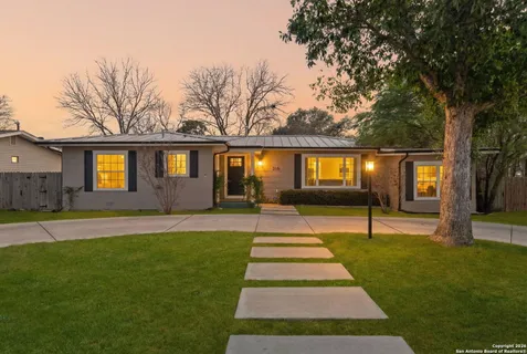 $360,000 | 216 Lyman Drive, Terrell Hills, TX 78209