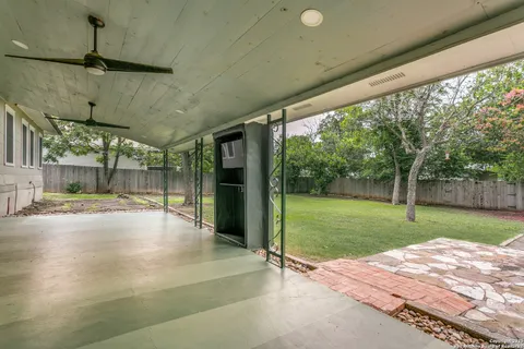 $370,000 | 216 Lyman Drive, Terrell Hills, TX 78209